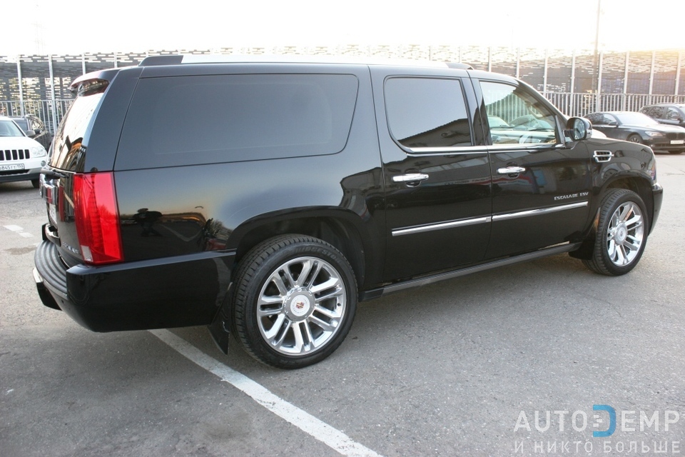 Cadillac Escalade III 