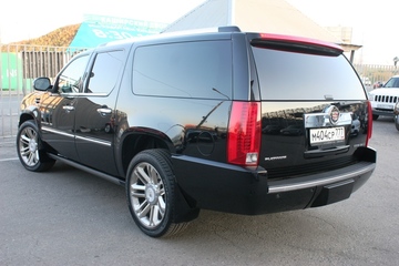 Cadillac Escalade III 