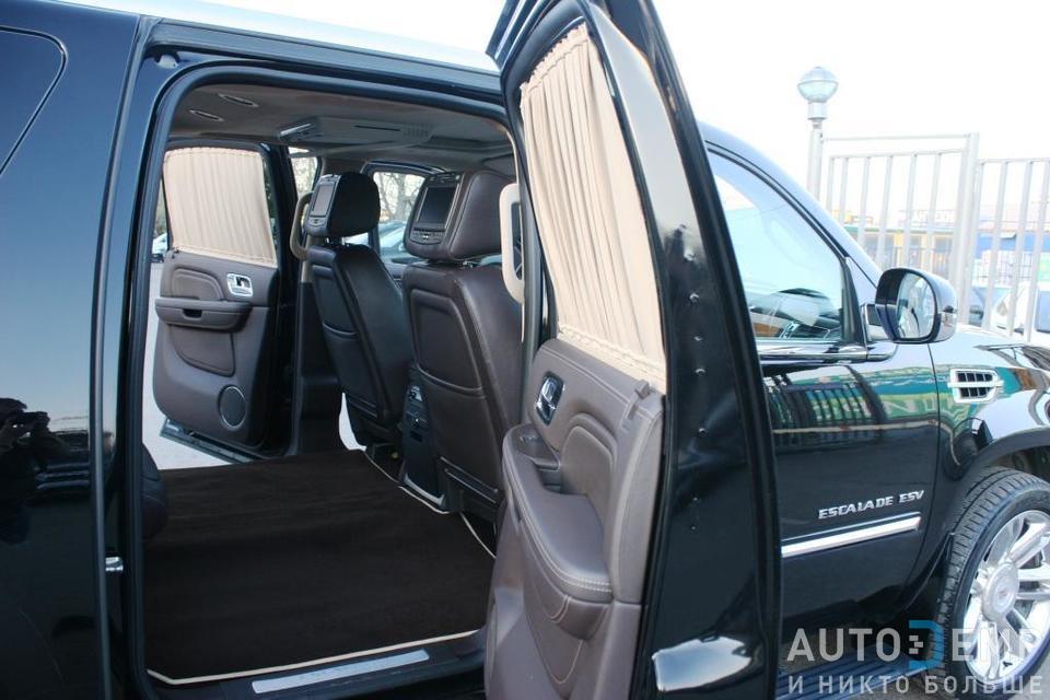 Cadillac Escalade III 