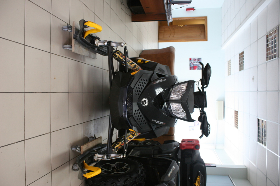 Ski-Doo MXZ 800R