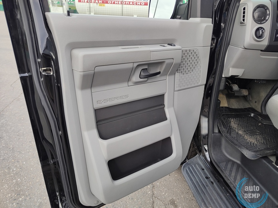 Ford Econoline IV 