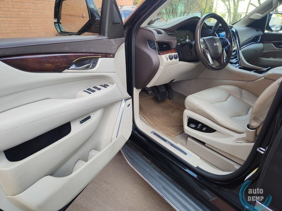 Cadillac Escalade IV 